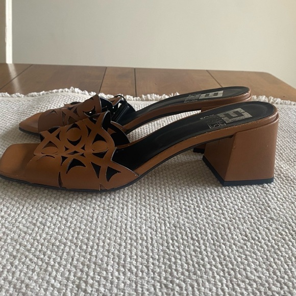 Emanuele Crasto Cognac Italian Leather Cutout Slides Block Heel 2.5” Size EU 41 - Picture 3 of 6